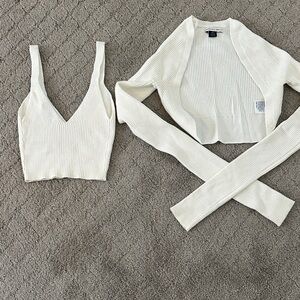 American Eagle Outfitters Ivory Ribbed Knit Cropped
Tank and matching shrug.